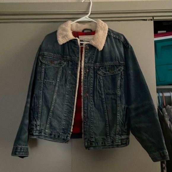 American Eagle Outfitters Jackets & Blazers - Brand new winter jean jacket